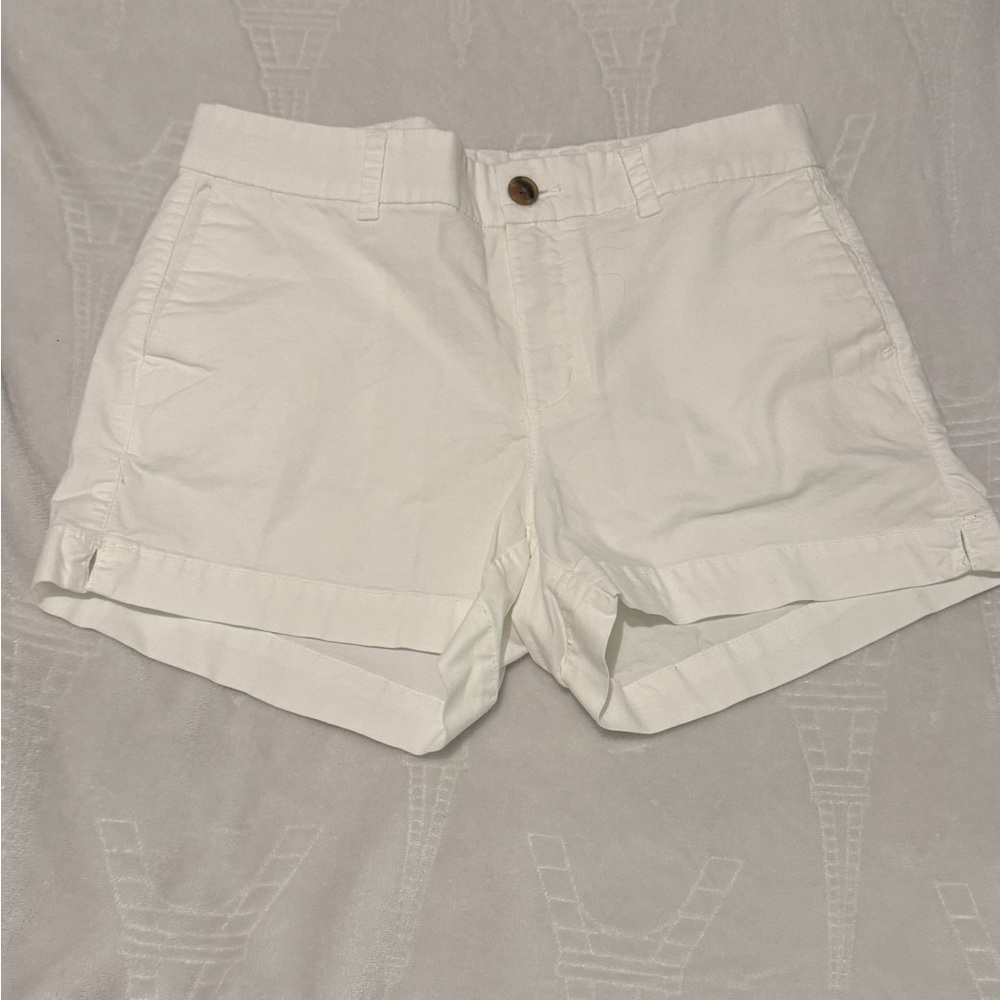 Old Navy White Bermuda Shorts Casual Style